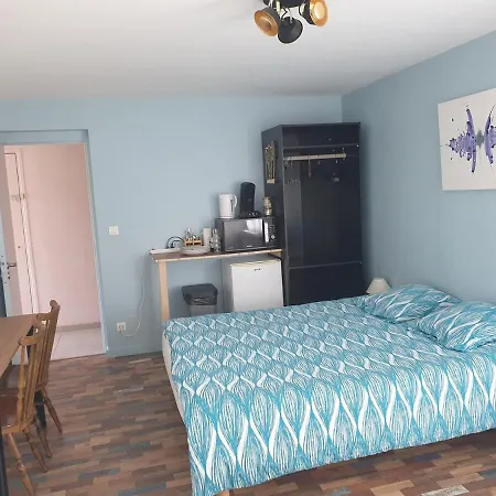 Spacieuse Pour 4 Personnes Avec Wc Et Douche * Dommartin-sous-Amance